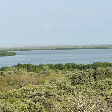 Nuevo Apto A 2 Cuadras De Playa Azul Ideal Para Descansar A 10 Minutos De La Muralla